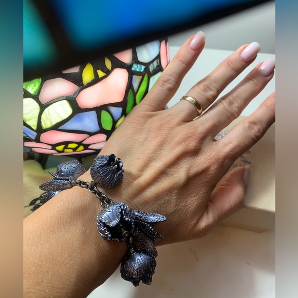 Burberry Bracelet stunning piece fits any hand size - Picture 4 of 6